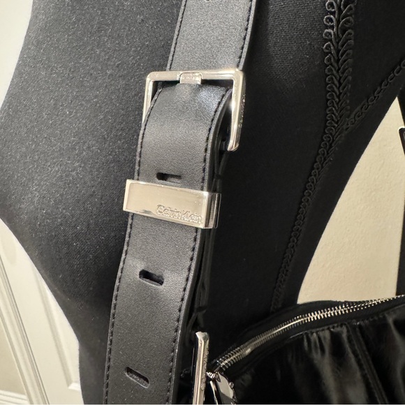 Calvin Klein Max Hobo shoulder purse. - Picture 7 of 8